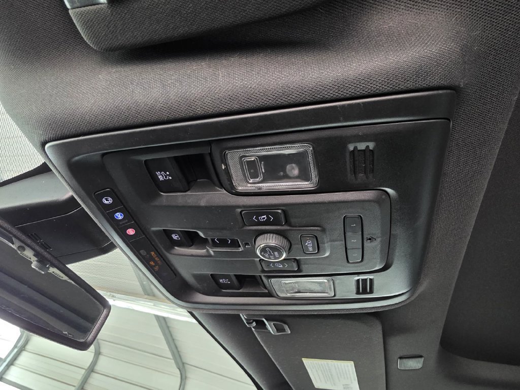 Used 2021 GMC Yukon XL AT4 w/ AT4 Premium Plus Package AWD/4WD image 28
