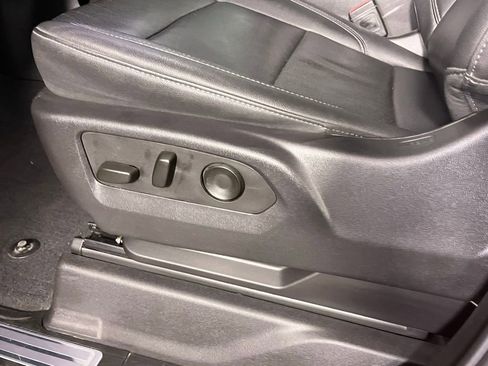 Used 2024 GMC Sierra 2500 SLT w/ SLT Convenience Package image 24