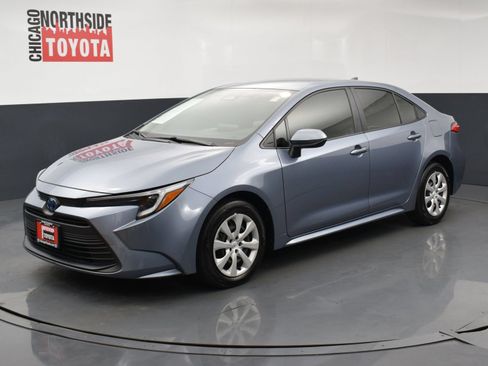 Used 2025 Toyota Corolla LE w/ Convenience Package FWD image 8