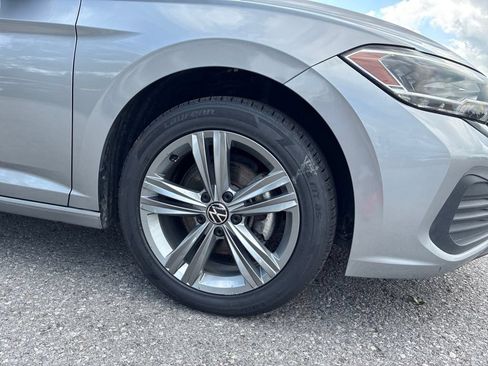 Used 2024 Volkswagen Jetta SE FWD image 11