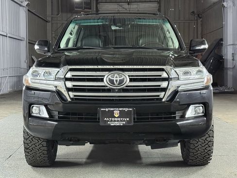 Used 2016 Toyota Land Cruiser image 3