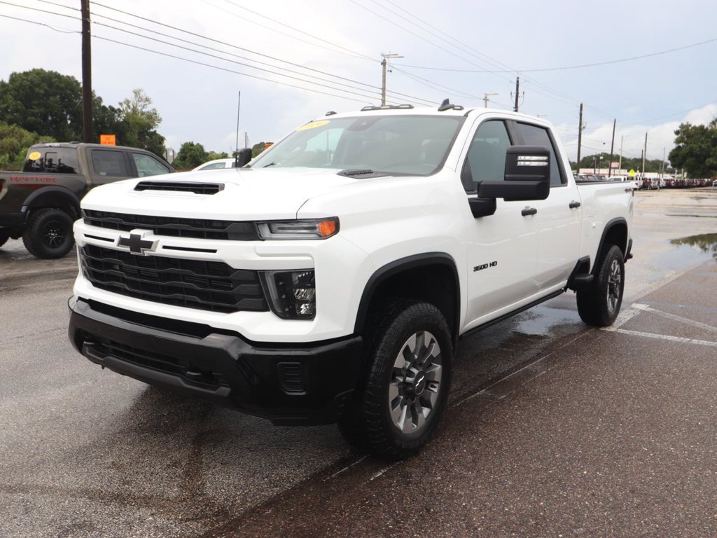 Used 2024 Chevrolet Silverado 2500 Custom w/ Custom Value Package AWD/4WD image 5