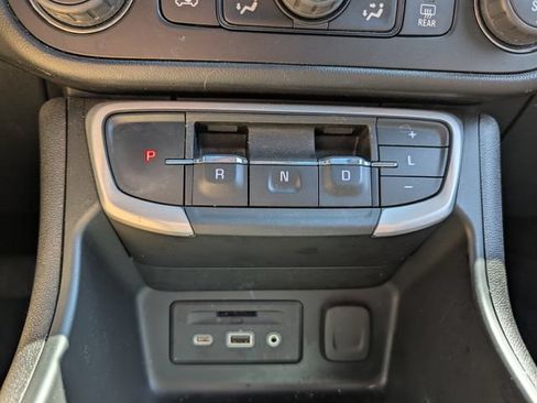 Used 2022 GMC Terrain SLT AWD/4WD image 36
