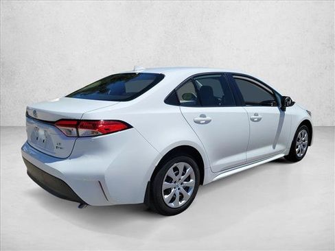 Used 2026 Toyota Corolla LE FWD image 5