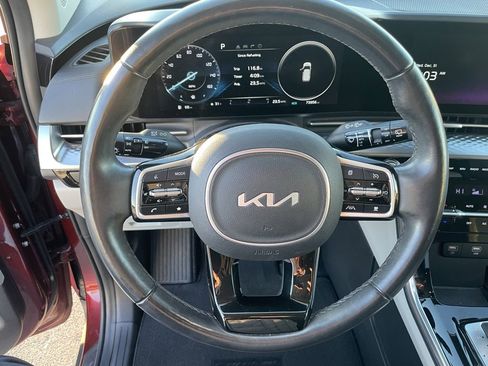 Used 2023 Kia Carnival SX Prestige image 13