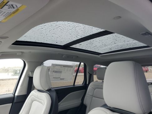 New 2026 Lincoln Aviator Reserve w/ Jet Appearance Package AWD/4WD image 10