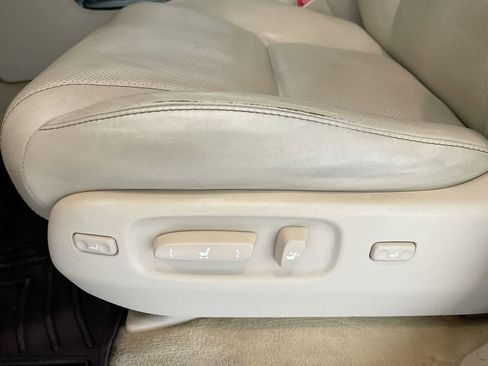 Used 2015 Lexus LX 570 image 12