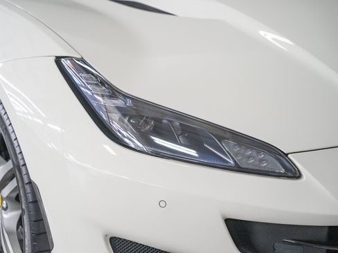 Used 2021 Ferrari Portofino RWD image 13