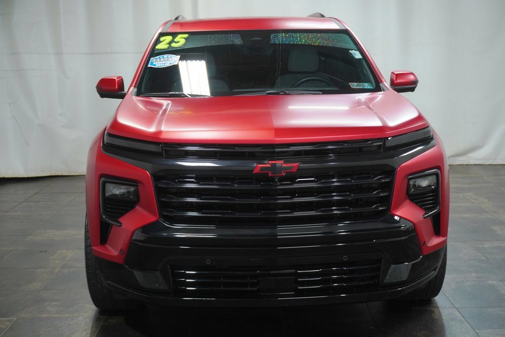 Used 2025 Chevrolet Traverse High Country AWD/4WD image 11