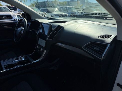 Certified 2024 Ford Edge SE w/ Black Appearance Package image 21