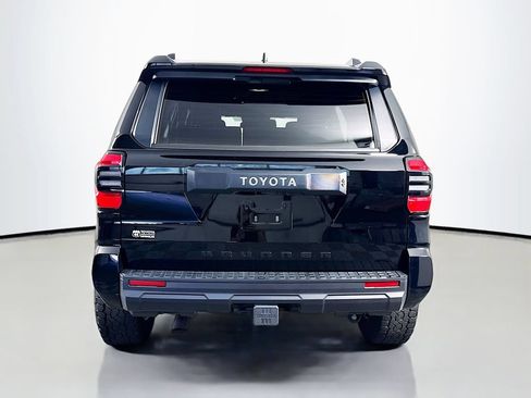 Used 2025 Toyota 4Runner SR5 AWD/4WD image 7