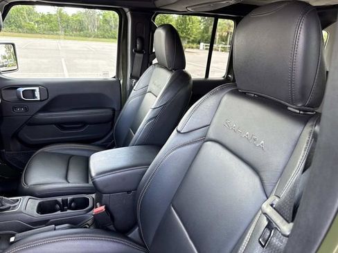 Used 2024 Jeep Wrangler Unlimited Sahara w/ Technology Group AWD/4WD image 20