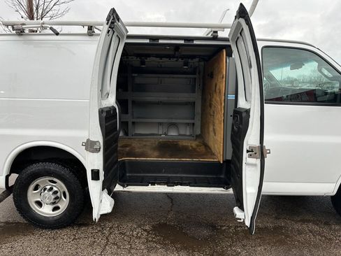 Used 2020 Chevrolet Express 2500 w/ Communications Package RWD image 17