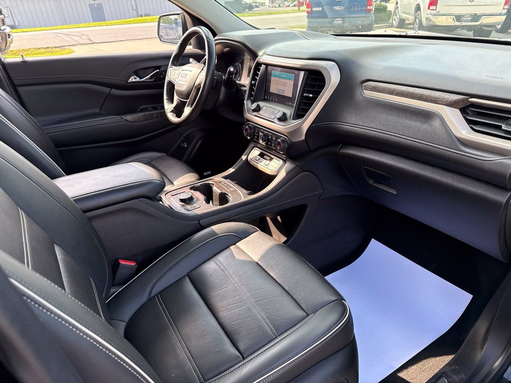 Used 2022 GMC Acadia Denali w/ Denali Ultimate Package AWD/4WD image 46