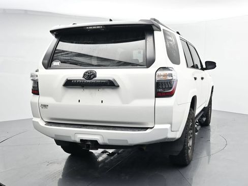 Used 2020 Toyota 4Runner Venture w/ Moonroof Package AWD/4WD image 6