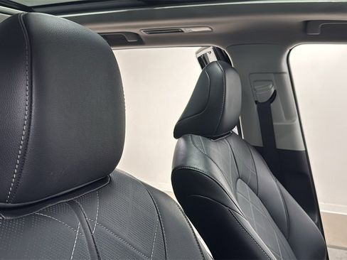 Certified 2025 Toyota Highlander Platinum image 20