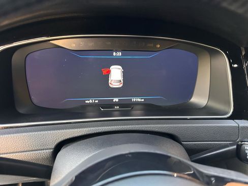 Used 2019 Volkswagen Golf R 4-Door image 30