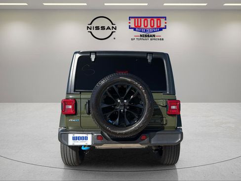 Used 2022 Jeep Wrangler Unlimited Sahara w/ Cold Weather Group AWD/4WD image 3
