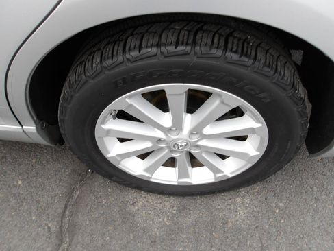 Used 2011 Toyota Venza FWD image 23