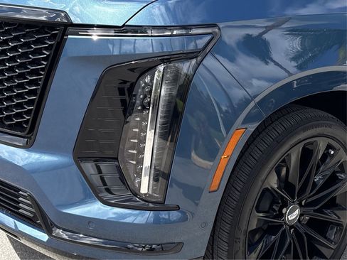 New 2026 Cadillac Escalade Platinum Sport w/ LPO, ONYX Package AWD/4WD image 14