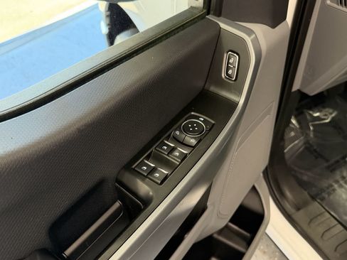 Used 2023 Ford F150 XLT AWD/4WD image 12