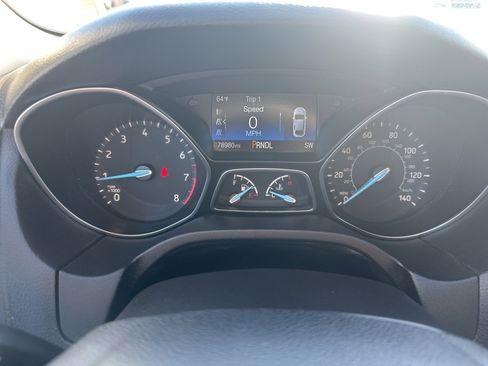 Used 2015 Ford Focus SE image 2