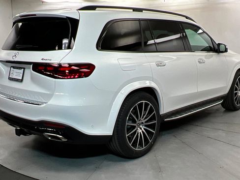 New 2026 Mercedes-Benz GLS 580 4MATIC image 5