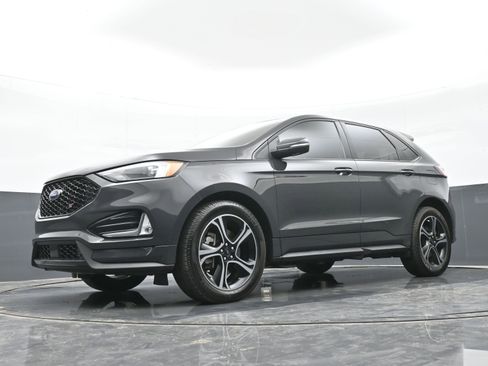 Used 2021 Ford Edge ST image 43