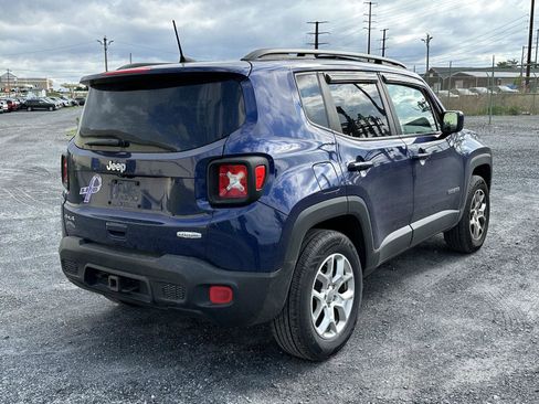 Used 2018 Jeep Renegade Latitude w/ Cold Weather Group AWD/4WD image 8