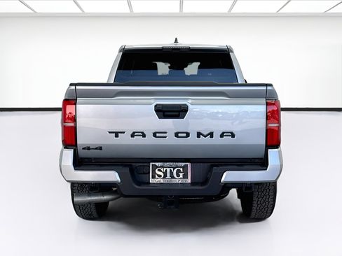 Used 2025 Toyota Tacoma TRD Off-Road AWD/4WD image 5