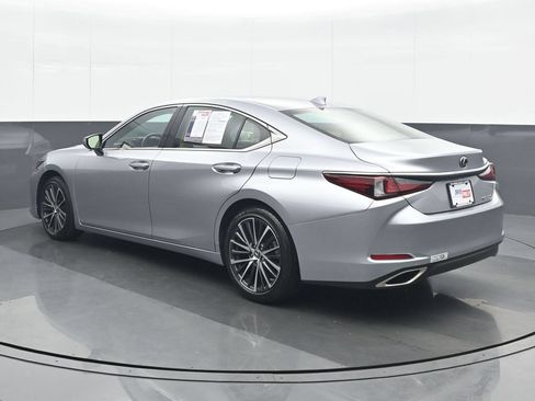 Used 2023 Lexus ES 350 w/ Premium Package FWD image 4