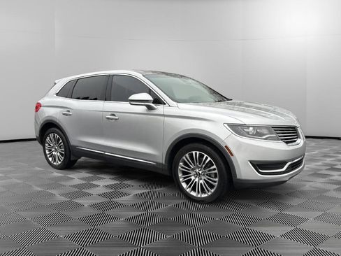 Used 2016 Lincoln MKX Reserve w/ Climate Package image 2