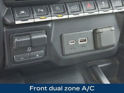 Used 2019 Chevrolet Silverado 1500 LTZ w/ LTZ Premium Package AWD/4WD image 17