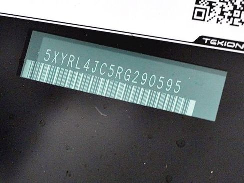 Used 2024 Kia Sorento S image 36