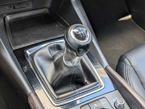 Used 2017 MAZDA MAZDA3 Touring FWD image 27