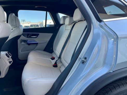 Certified 2025 Mercedes-Benz GLC 350e GLC 350e image 4