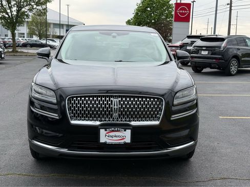 Used 2023 Lincoln Nautilus FWD image 2