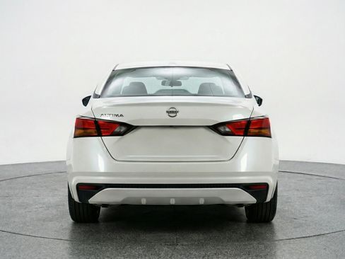 Used 2025 Nissan Altima 2.5 SV image 7