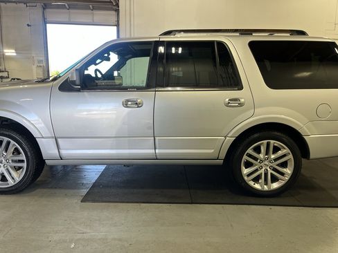 Used 2016 Ford Expedition Limited w/ Equipment Group 301A AWD/4WD image 4