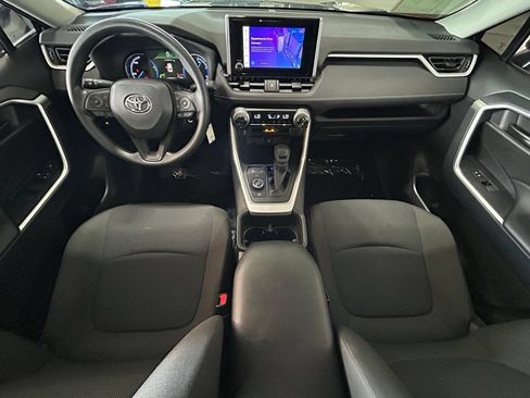 Used 2025 Toyota RAV4 LE AWD/4WD image 10