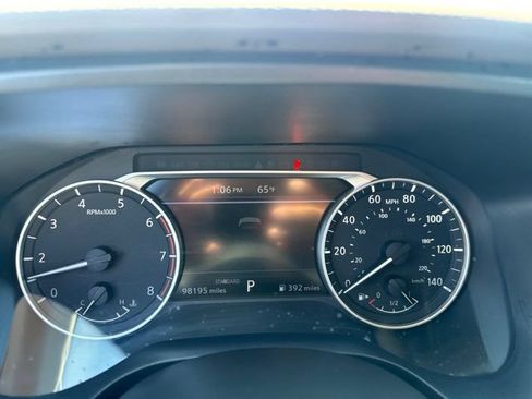 Used 2022 Nissan Rogue SV FWD image 22