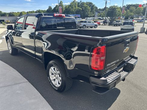 Used 2017 Chevrolet Colorado LT w/ LT Convenience Package RWD image 6