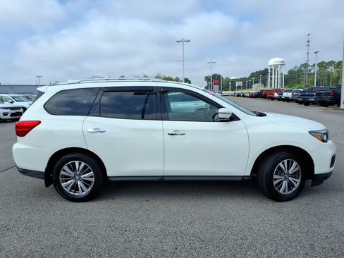 Certified 2019 Nissan Pathfinder S FWD image 2