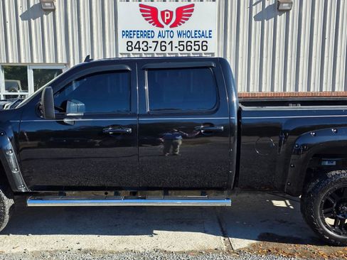 Used 2014 Chevrolet Silverado 2500 LTZ w/ LTZ Plus Package image 3