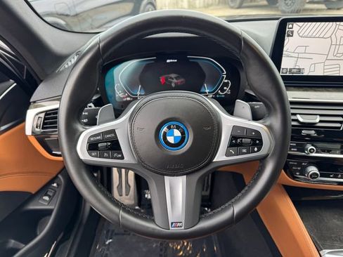Used 2023 BMW 530e 530e iPerformance w/ M Sport Package image 21