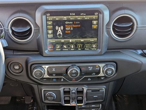 Used 2023 Jeep Wrangler Unlimited Sahara image 24