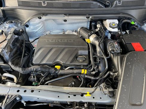 Used 2025 Buick Envista Sport Touring image 32