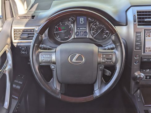 Used 2019 Lexus GX 460 image 16
