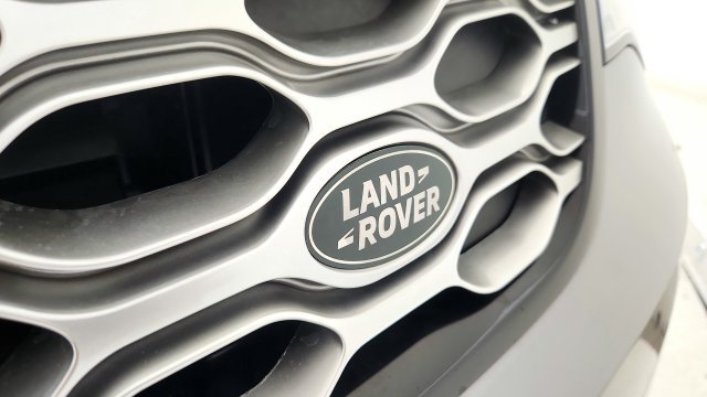 Used 2025 Land Rover Discovery S AWD/4WD image 31