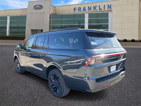 New 2025 Lincoln Navigator L Reserve w/ Jet Appearance Package image 5